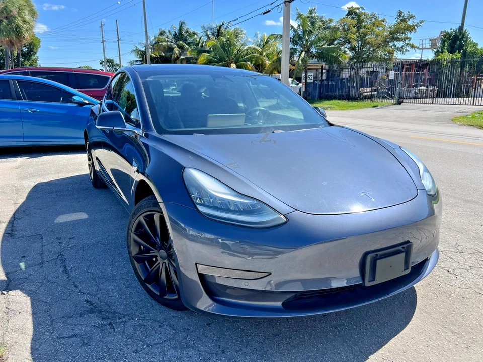 2020 Tesla Model 3 - Image 2 of 21