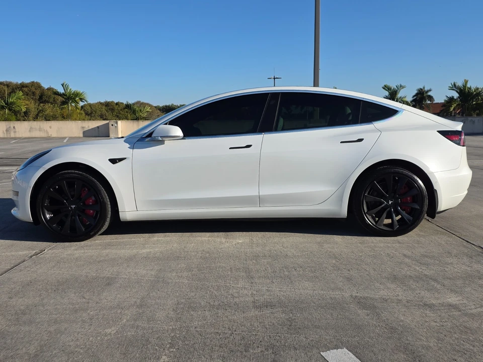 2020 Tesla Model 3 - Image 8 of 21