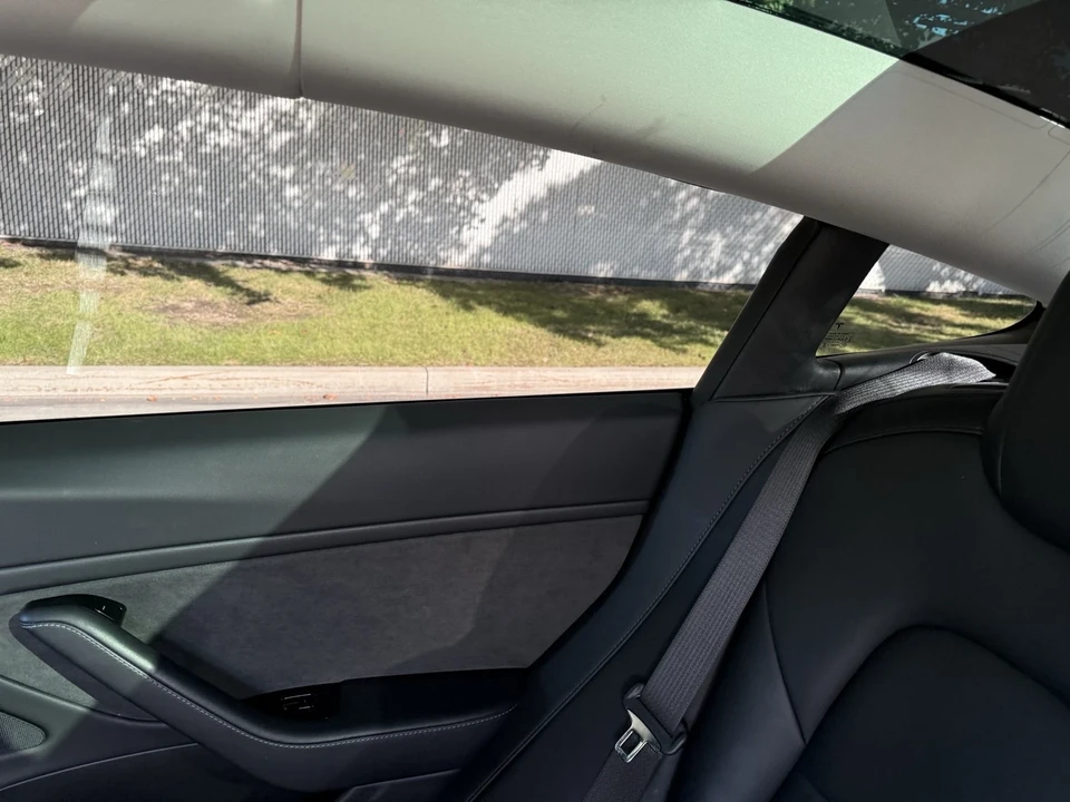 2020 Tesla Model 3 - Image 17 of 20