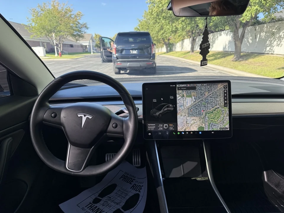 2020 Tesla Model 3 - Image 15 of 20