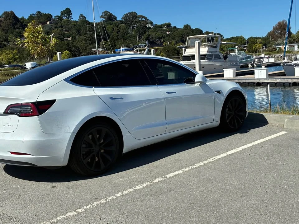 2020 Tesla Model 3 - Image 3 of 11