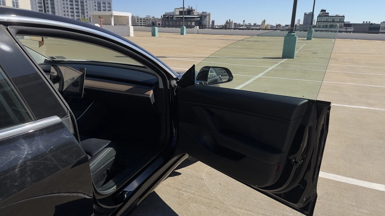 2020 Tesla Model 3 - Image 16 of 21