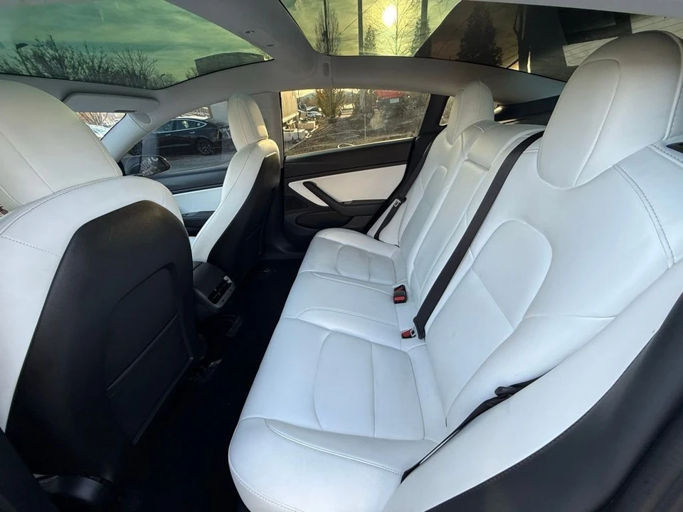 2020 Tesla Model 3 - Image 11 of 12