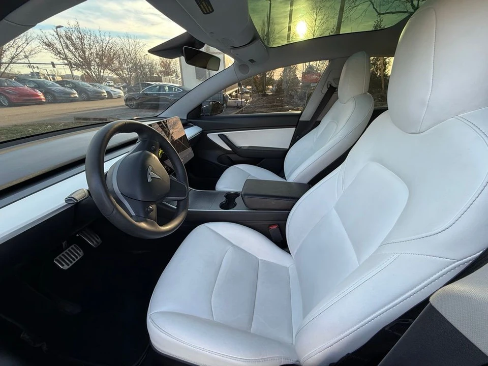 2020 Tesla Model 3 - Image 9 of 12