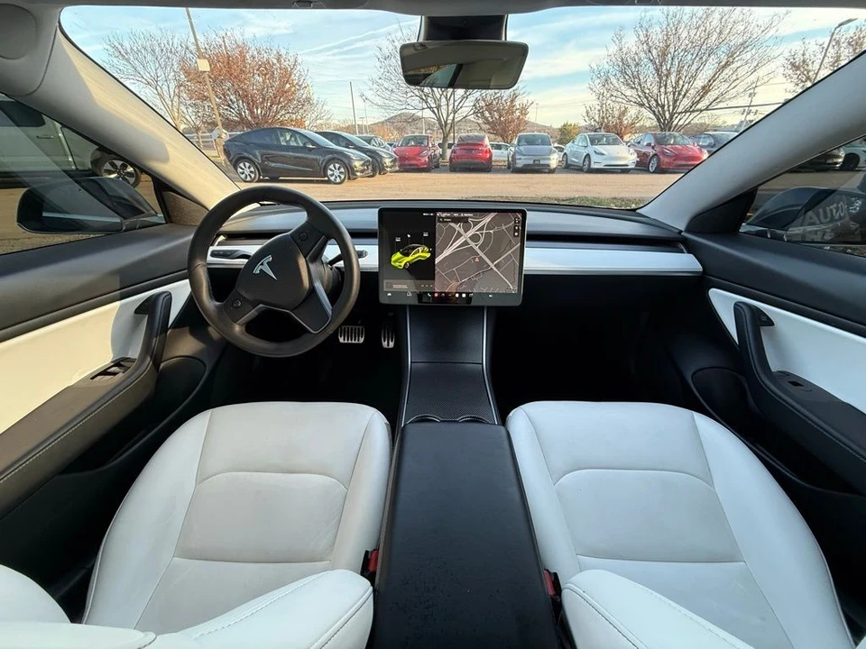 2020 Tesla Model 3 - Image 8 of 12
