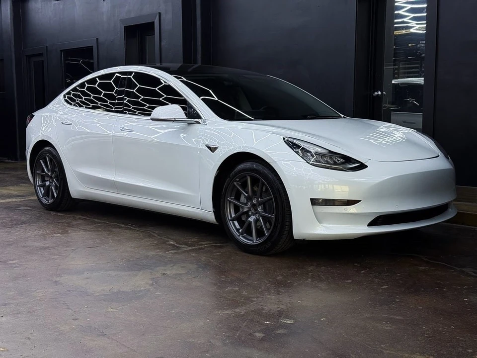 2020 Tesla Model 3 - Image 11 of 12