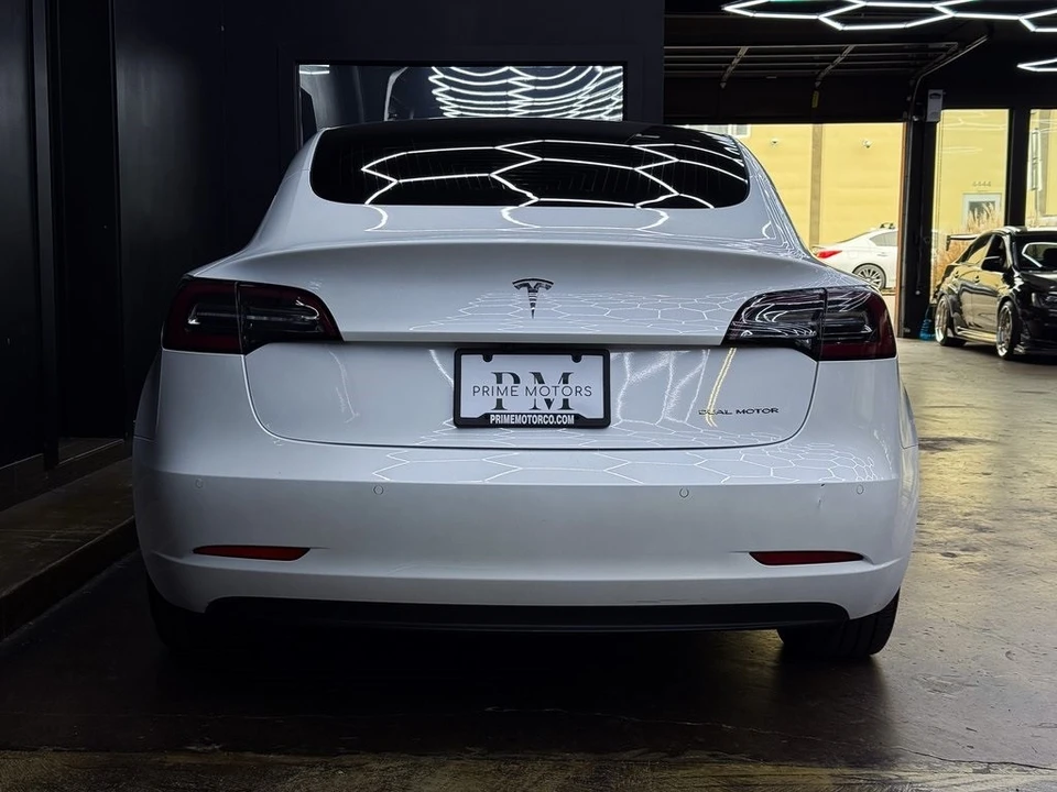 2020 Tesla Model 3 - Image 8 of 12