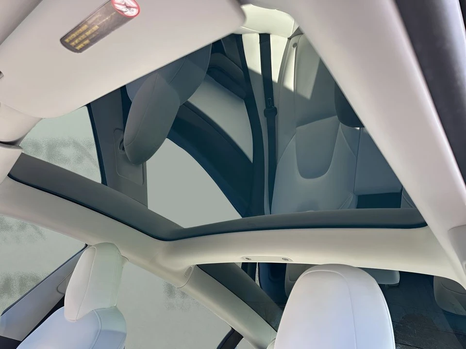2020 Tesla Model 3 - Image 11 of 12