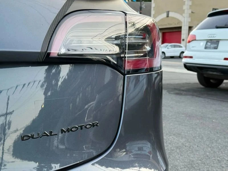 2020 Tesla Model 3 - Image 11 of 12