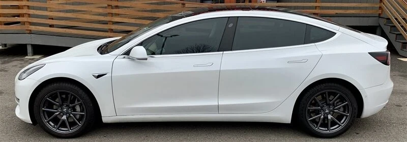 2020 Tesla Model 3 - Image 2 of 16
