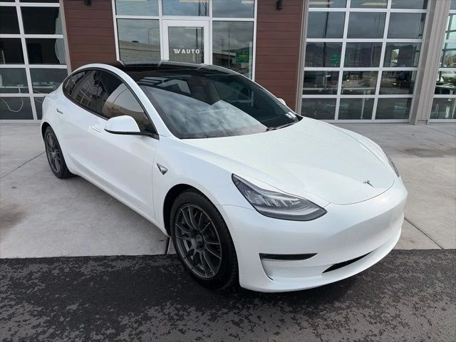 2020 Tesla Model 3 - Image 2 of 21