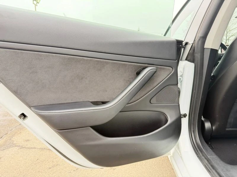2020 Tesla Model 3 - Image 10 of 12
