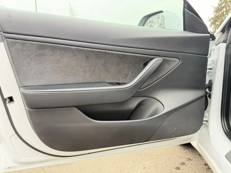 2020 Tesla Model 3 - Image 6 of 12
