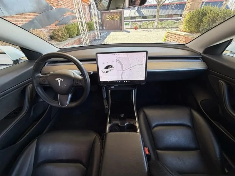 2020 Tesla Model 3 - Image 9 of 12