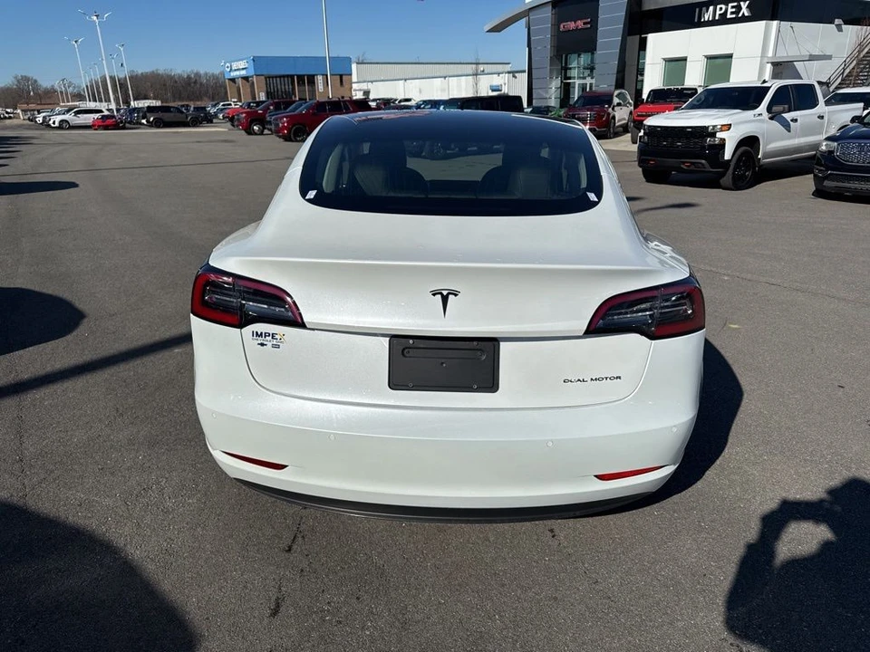 2020 Tesla Model 3 - Image 4 of 12