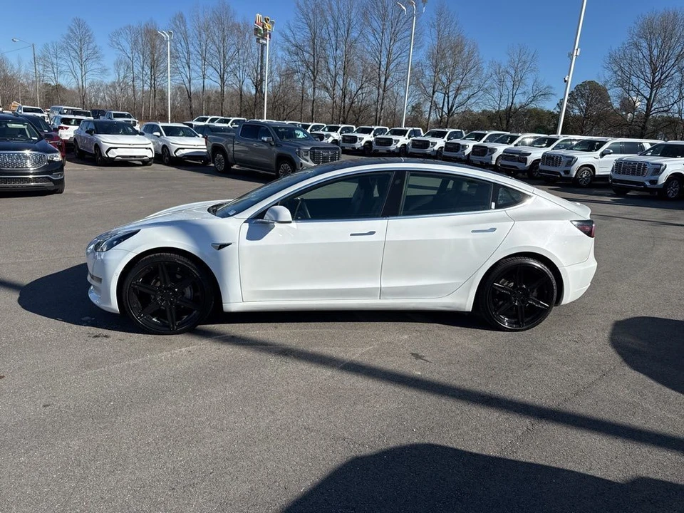 2020 Tesla Model 3 - Image 2 of 21