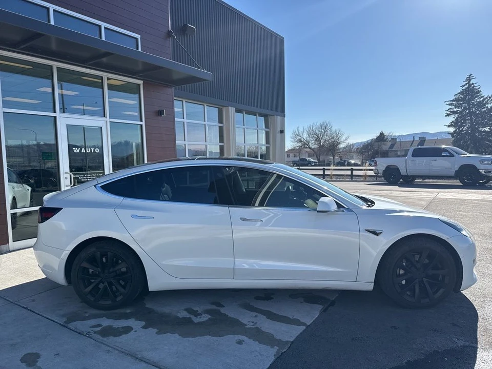 2020 Tesla Model 3 - Image 9 of 21