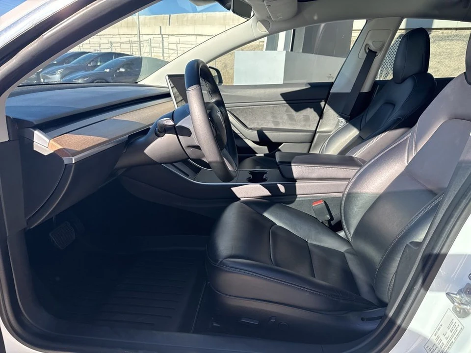 2020 Tesla Model 3 - Image 13 of 21