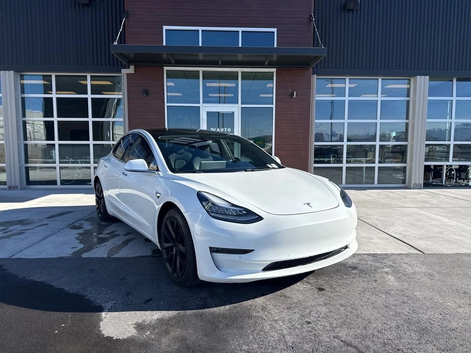 2020 Tesla Model 3 - Image 2 of 21