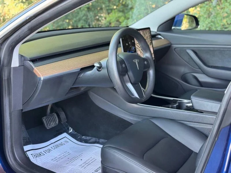 2020 Tesla Model 3 - Image 8 of 12
