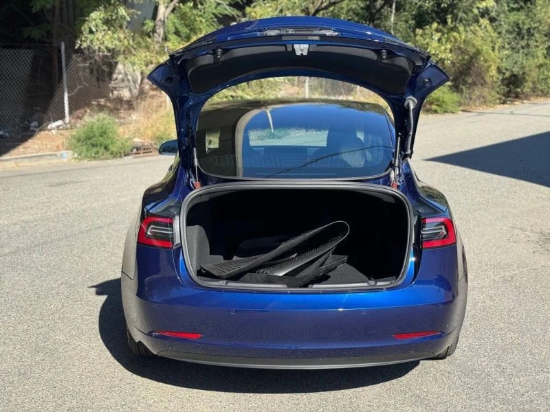 2020 Tesla Model 3 - Image 9 of 12