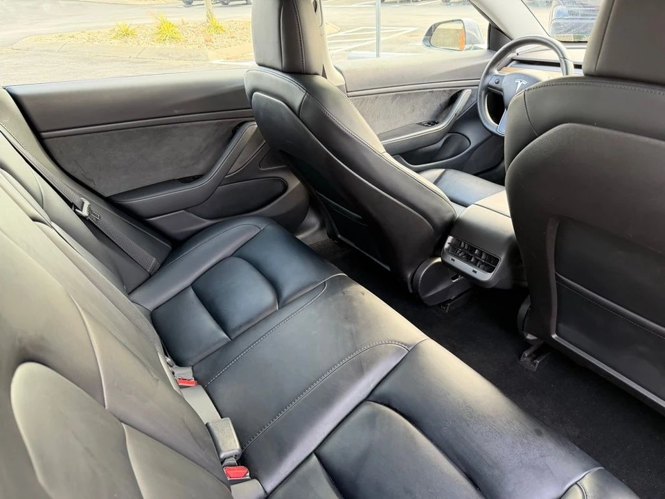 2020 Tesla Model 3 - Image 19 of 20