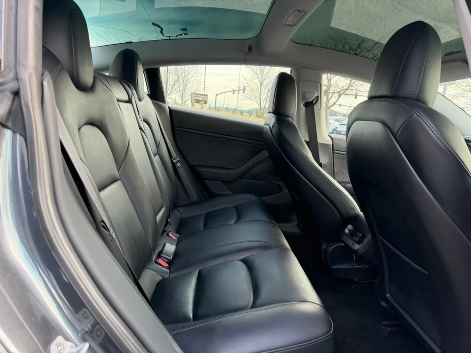 2020 Tesla Model 3 - Image 18 of 20