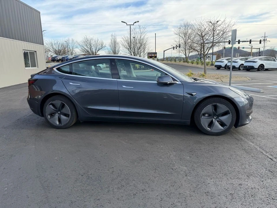 2020 Tesla Model 3 - Image 3 of 20
