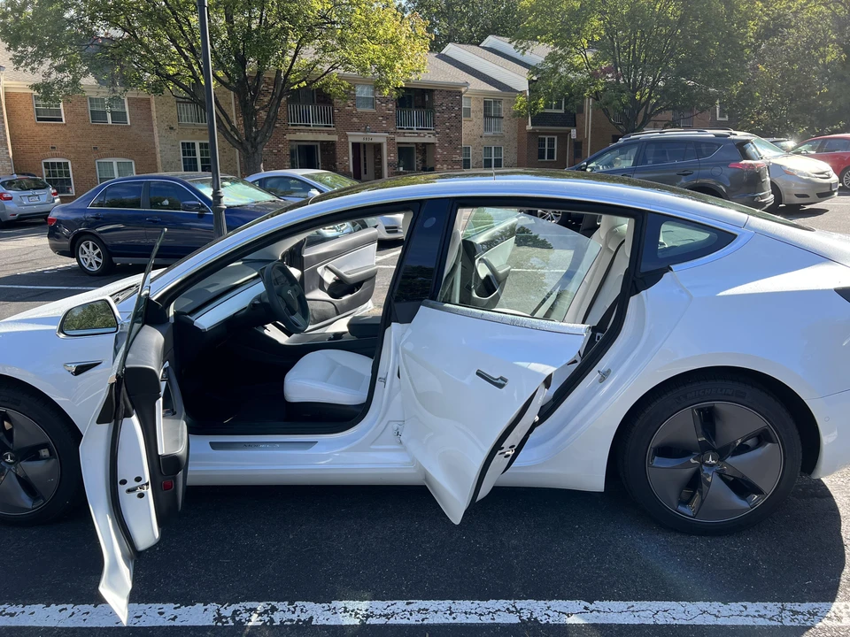 2020 Tesla Model 3 - Image 12 of 31