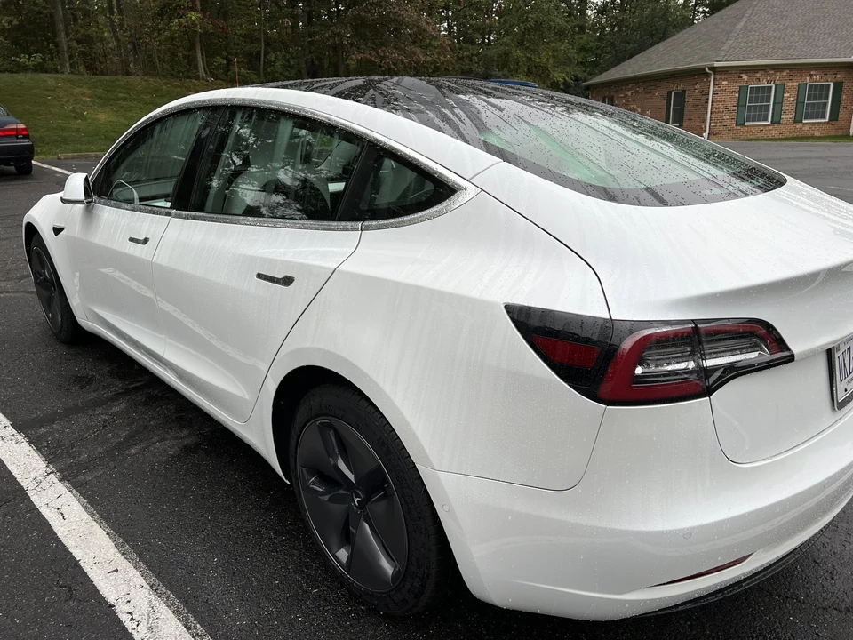 2020 Tesla Model 3 - Image 14 of 31