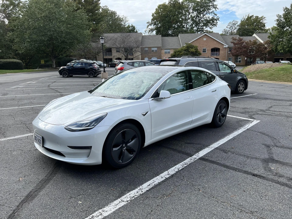 2020 Tesla Model 3 - Image 11 of 31