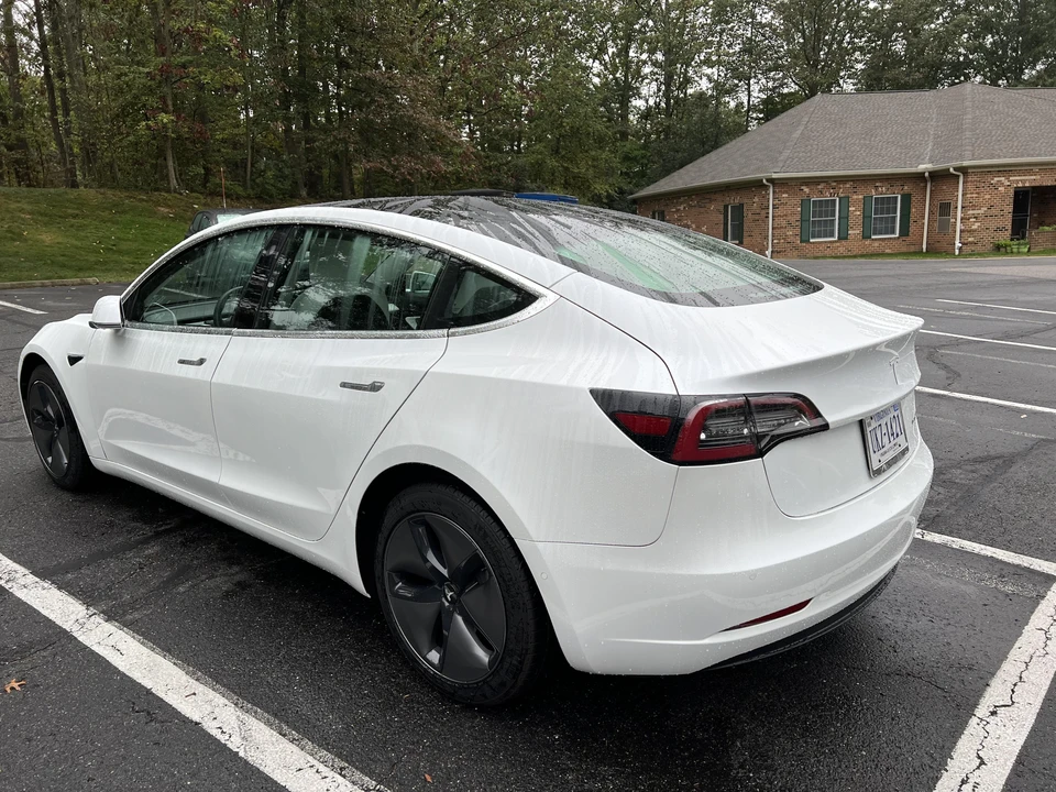 2020 Tesla Model 3 - Image 13 of 31