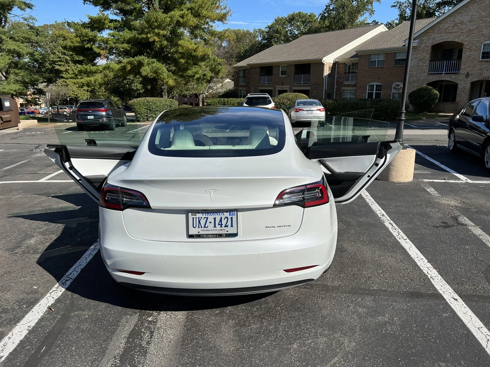 2020 Tesla Model 3 - Image 15 of 31