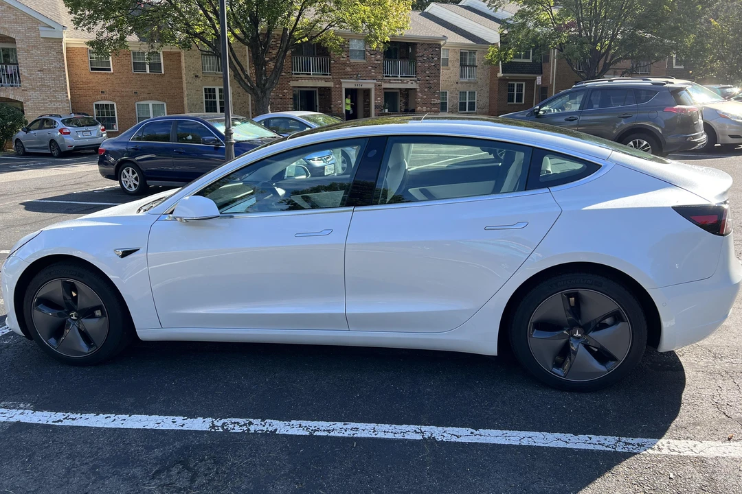 2020 Tesla Model 3 - Image 3 of 31