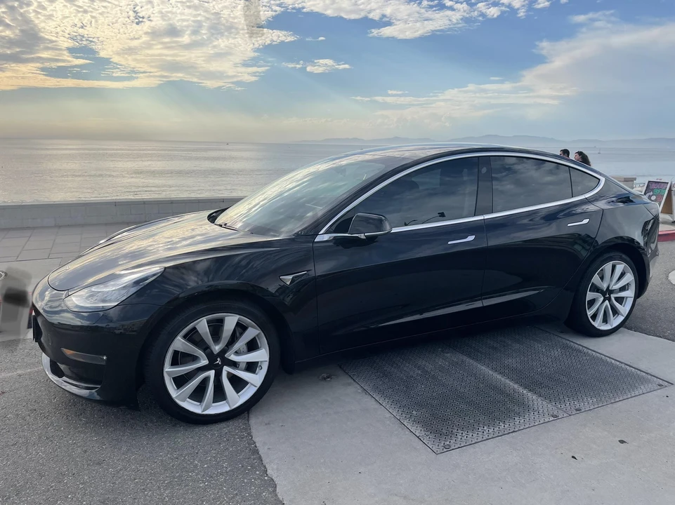 2020 Tesla Model 3 - Image 15 of 31