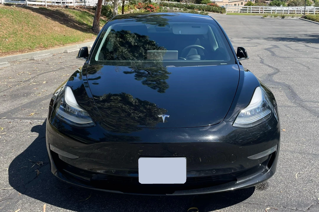2020 Tesla Model 3 - Image 2 of 31