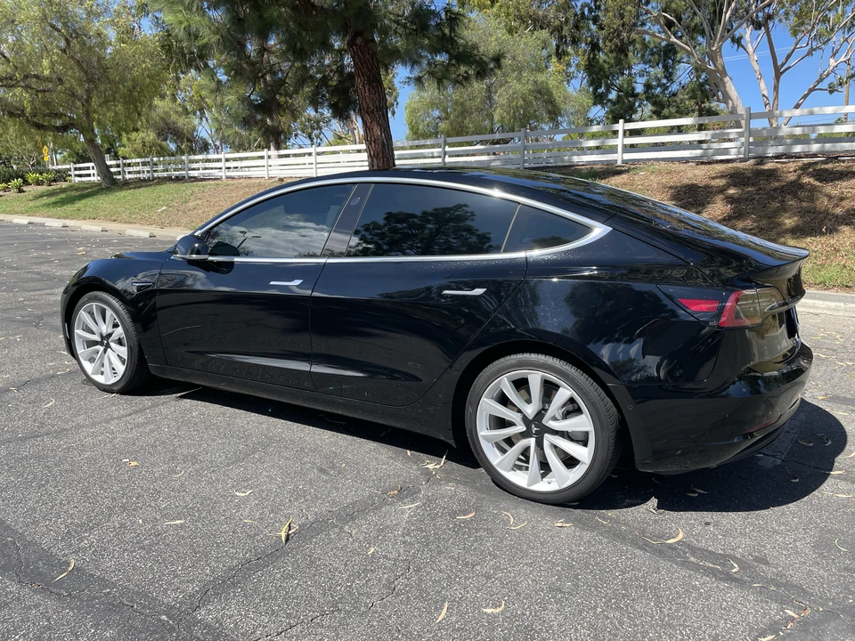 2020 Tesla Model 3 - Image 8 of 31