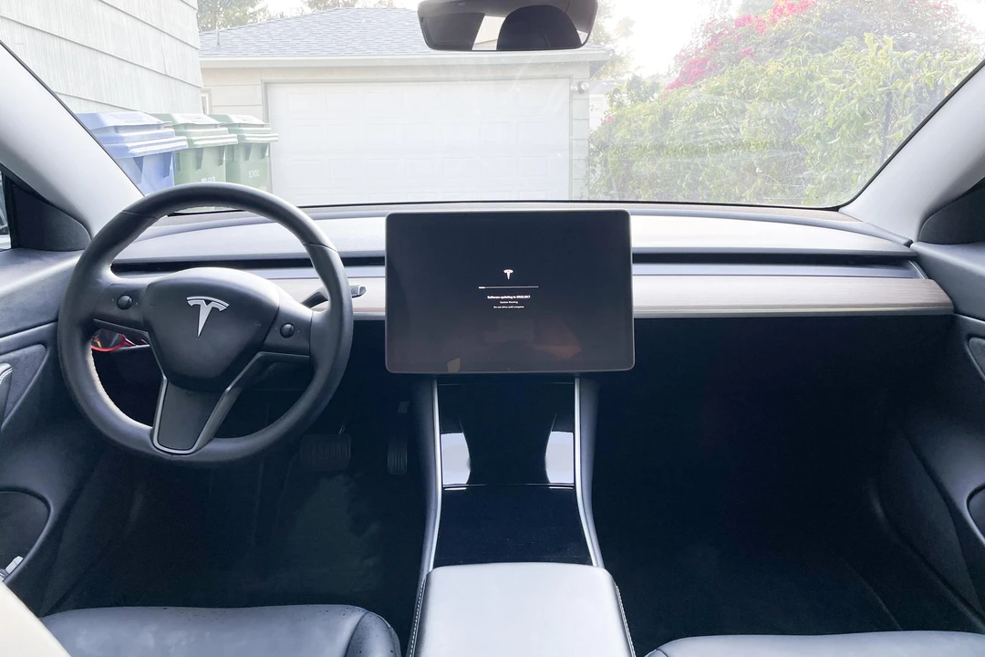 2020 Tesla Model 3 - Image 27 of 31