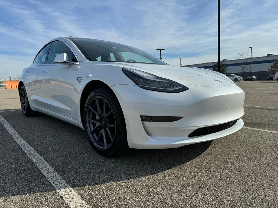 2020 Tesla Model 3 - Image 15 of 31