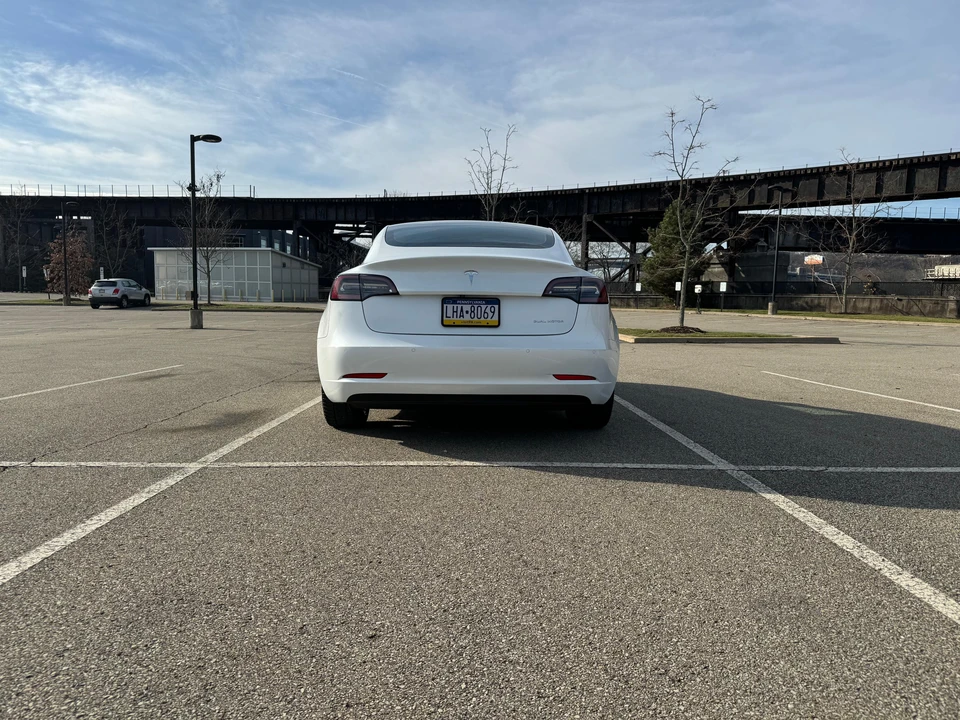 2020 Tesla Model 3 - Image 10 of 31