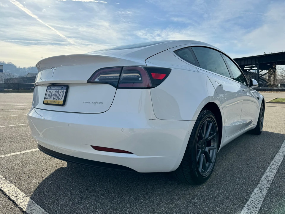 2020 Tesla Model 3 - Image 12 of 31