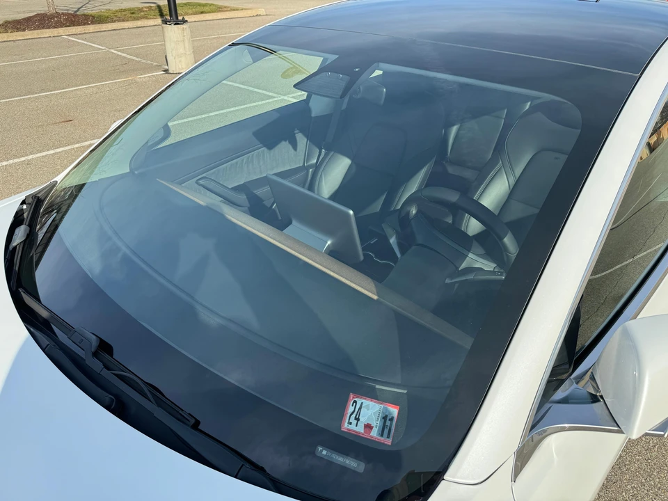 2020 Tesla Model 3 - Image 27 of 31