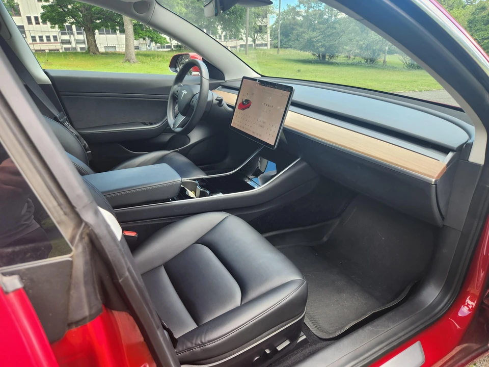 2020 Tesla Model 3 - Image 29 of 31