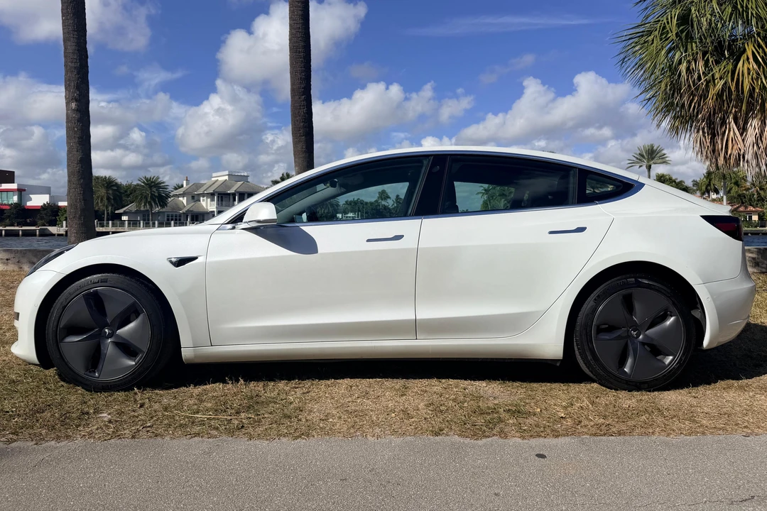 2020 Tesla Model 3 - Image 3 of 31