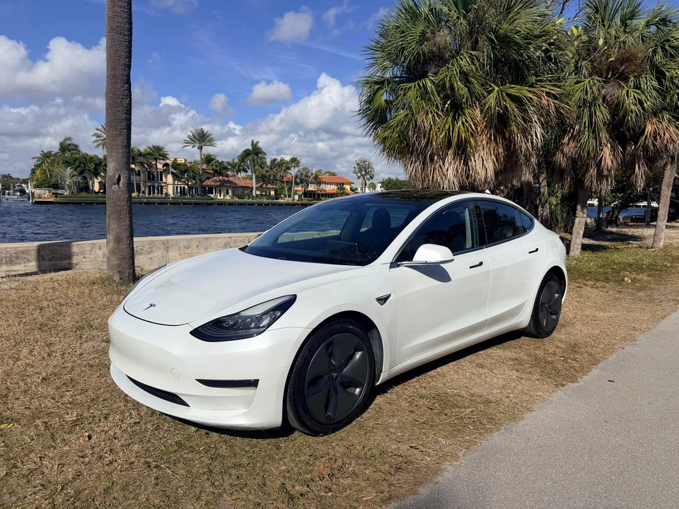 2020 Tesla Model 3 - Image 12 of 31