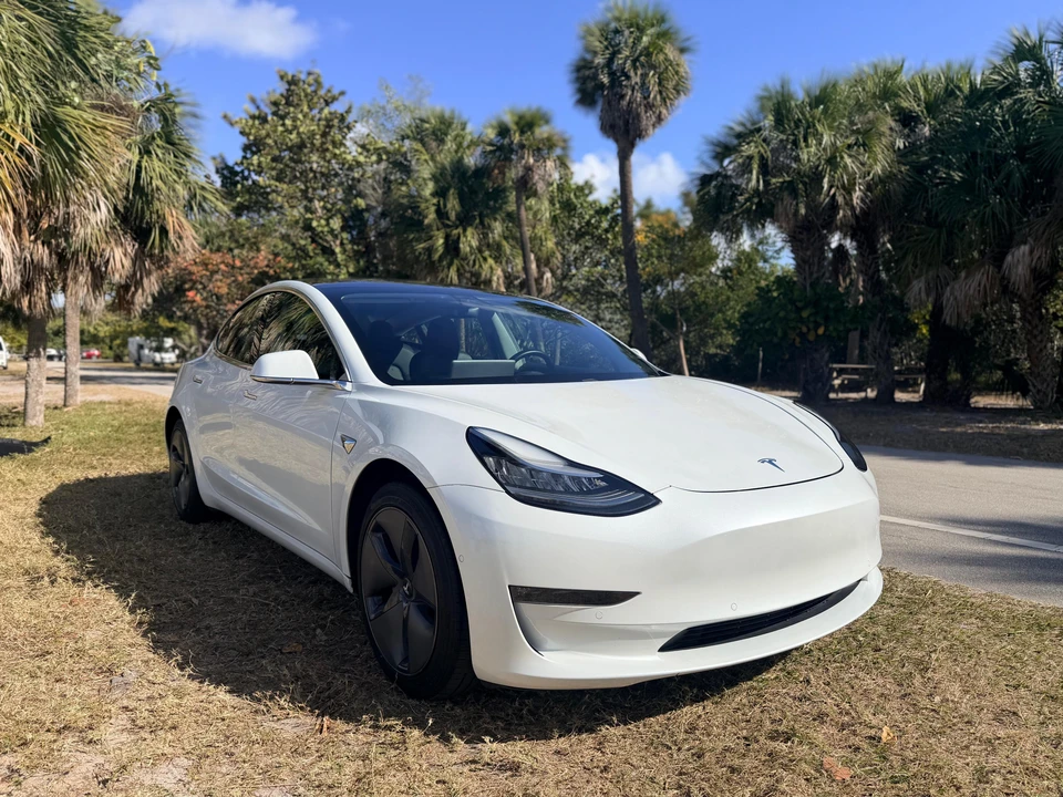 2020 Tesla Model 3 - Image 21 of 31