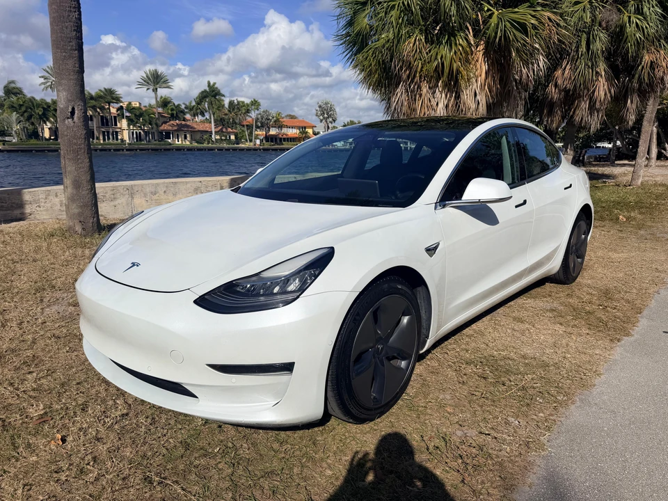 2020 Tesla Model 3 - Image 10 of 31