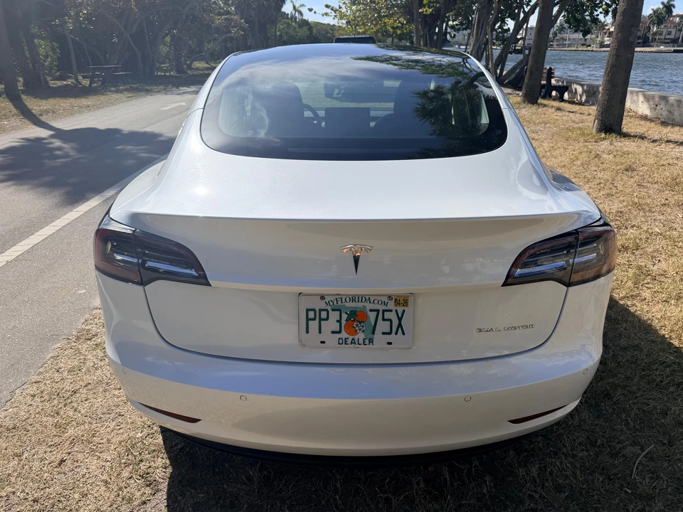 2020 Tesla Model 3 - Image 17 of 31