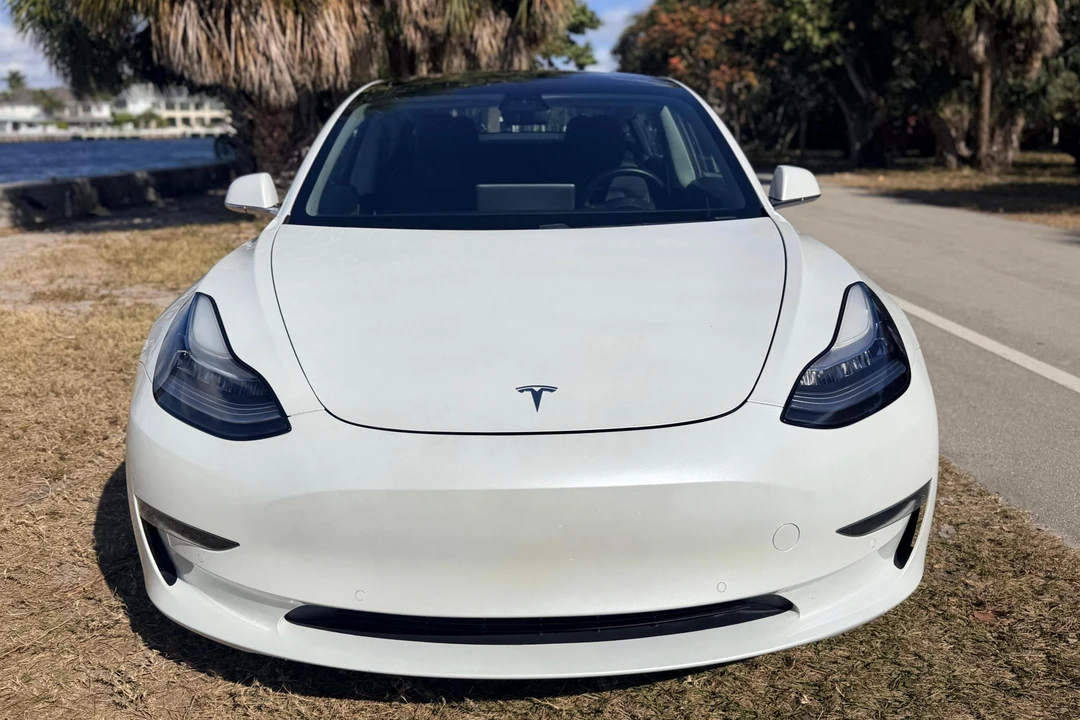 2020 Tesla Model 3 - Image 2 of 31