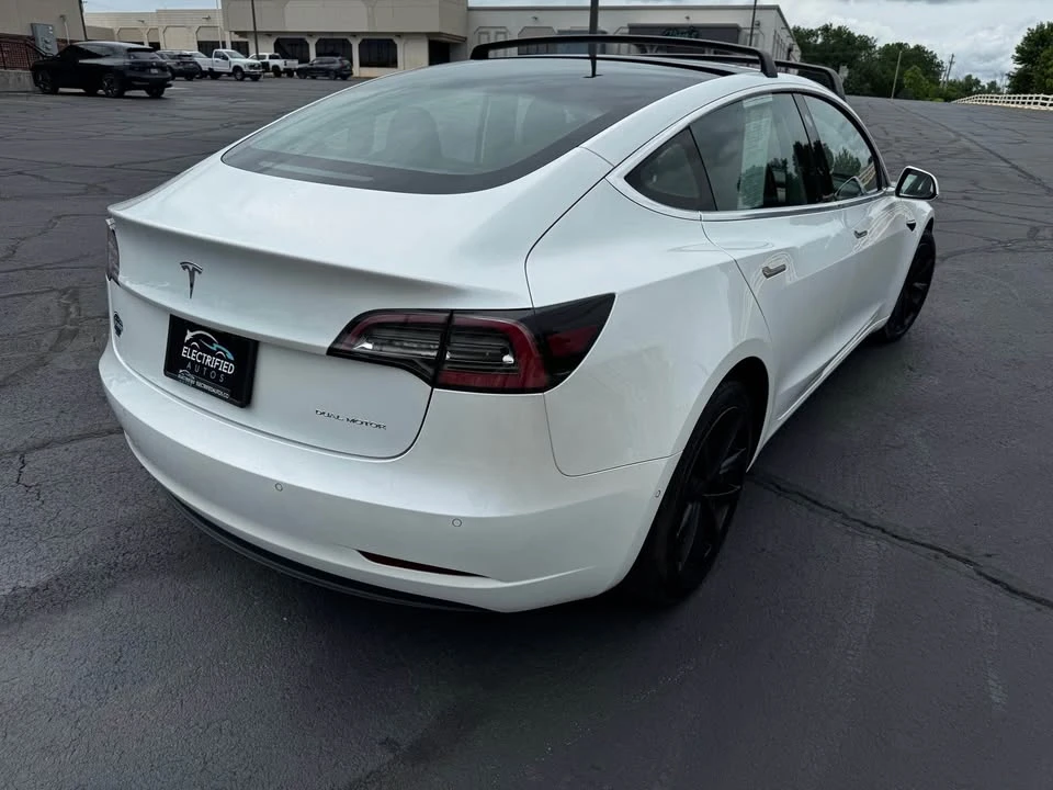 2020 Tesla Model 3 - Image 3 of 12